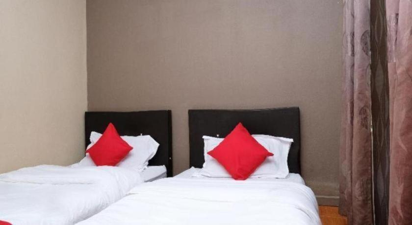 Oyo 44123 Hotel Al-Saif Kuala Kerai Kültér fotó